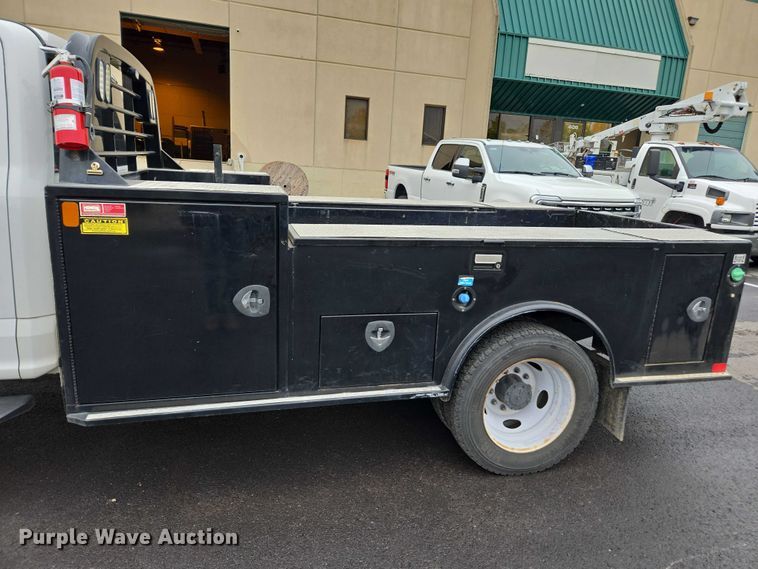 image for item EV5430 2018 Ford F550 Crew Cab flatbed truck