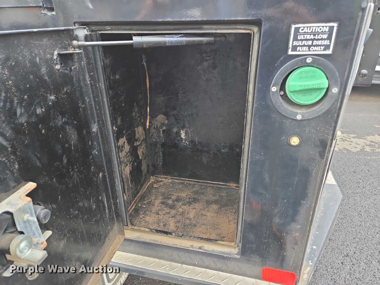 image for item EV5430 2018 Ford F550 Crew Cab flatbed truck