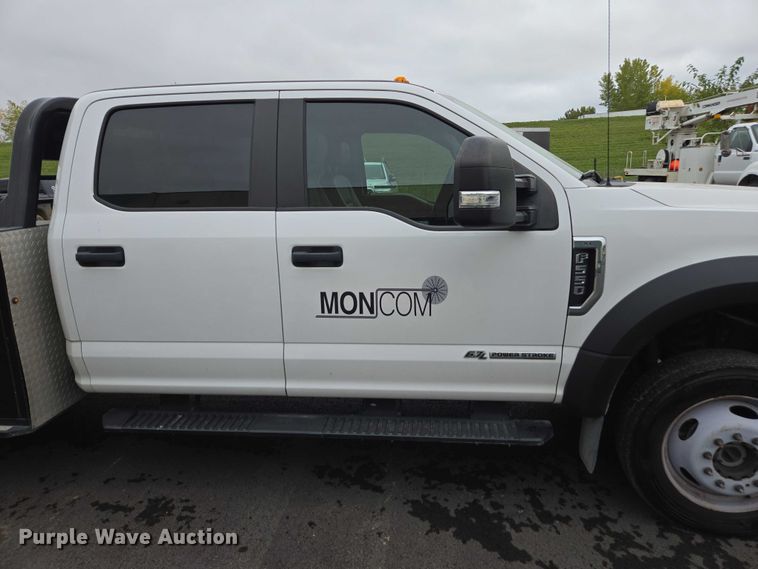 image for item EV5430 2018 Ford F550 Crew Cab flatbed truck