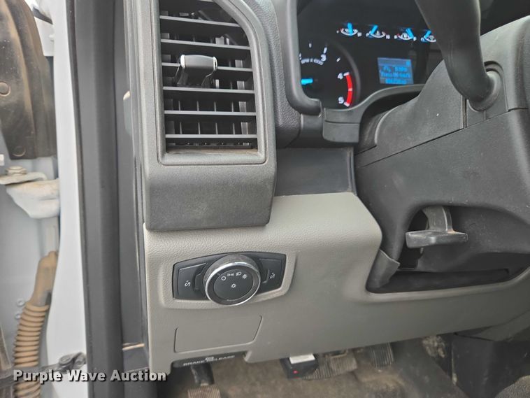 image for item EV5430 2018 Ford F550 Crew Cab flatbed truck