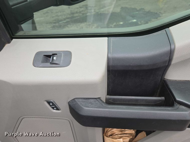 image for item EV5430 2018 Ford F550 Crew Cab flatbed truck