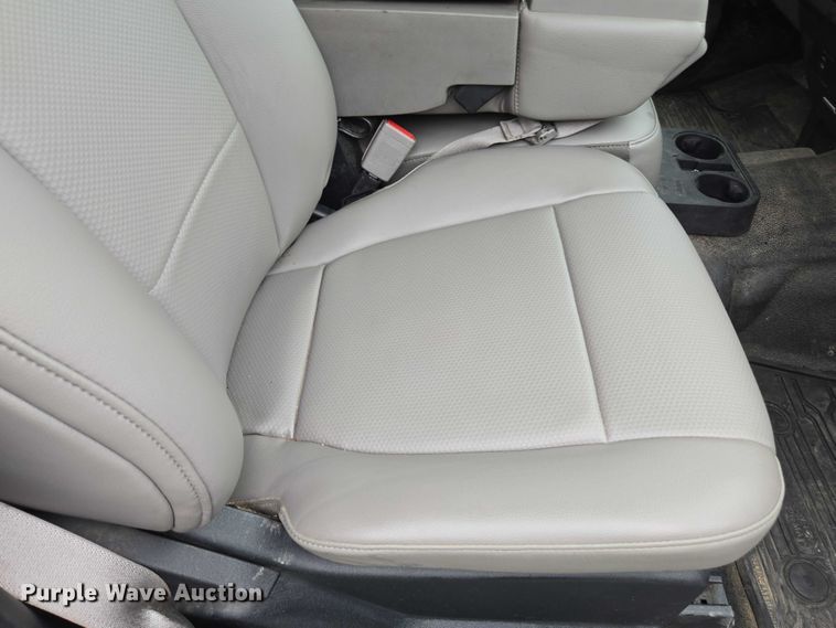 image for item EV5430 2018 Ford F550 Crew Cab flatbed truck