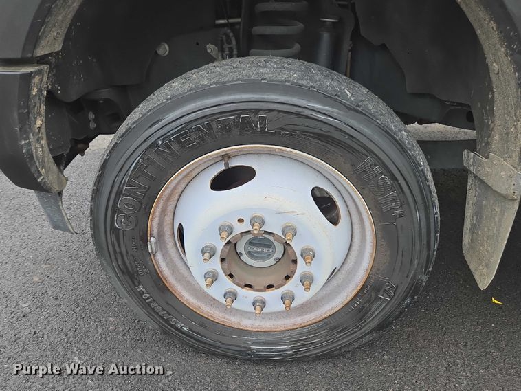 image for item EV5430 2018 Ford F550 Crew Cab flatbed truck