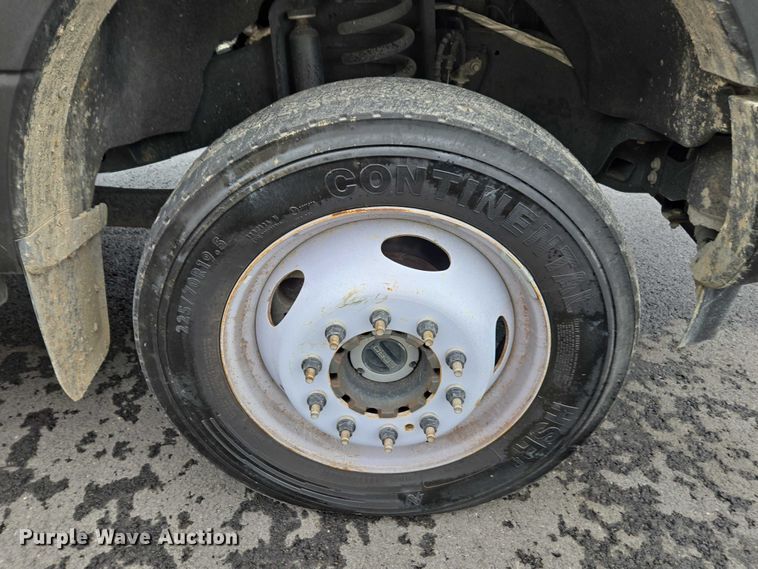 image for item EV5430 2018 Ford F550 Crew Cab flatbed truck