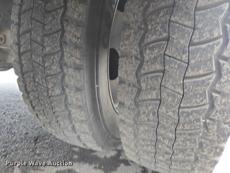 image for item EV5430 2018 Ford F550 Crew Cab flatbed truck