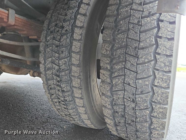 image for item EV5430 2018 Ford F550 Crew Cab flatbed truck