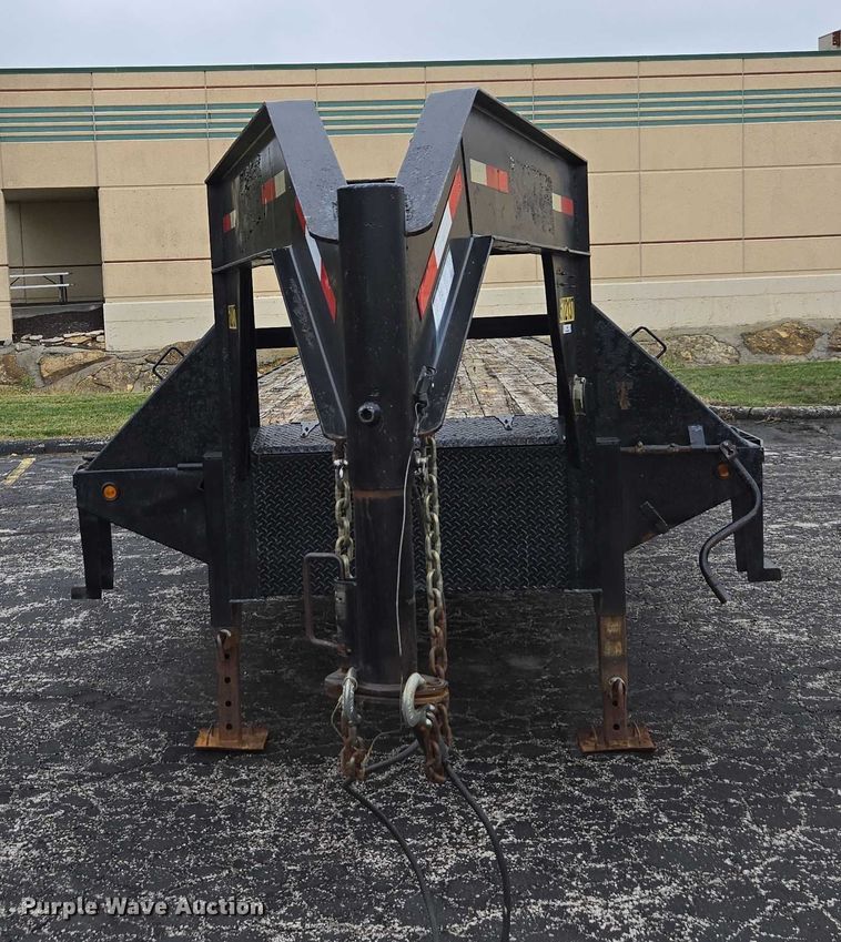 image for item EV5431 2013 Maxey flatbed trailer