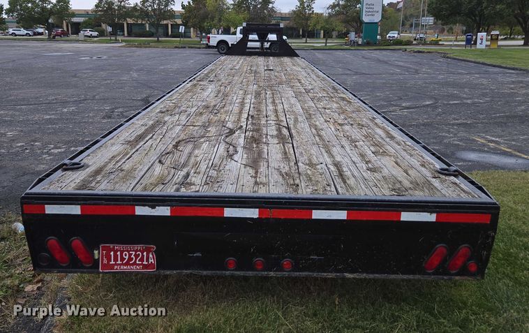 image for item EV5431 2013 Maxey flatbed trailer