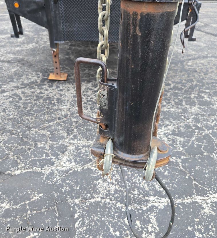 image for item EV5431 2013 Maxey flatbed trailer