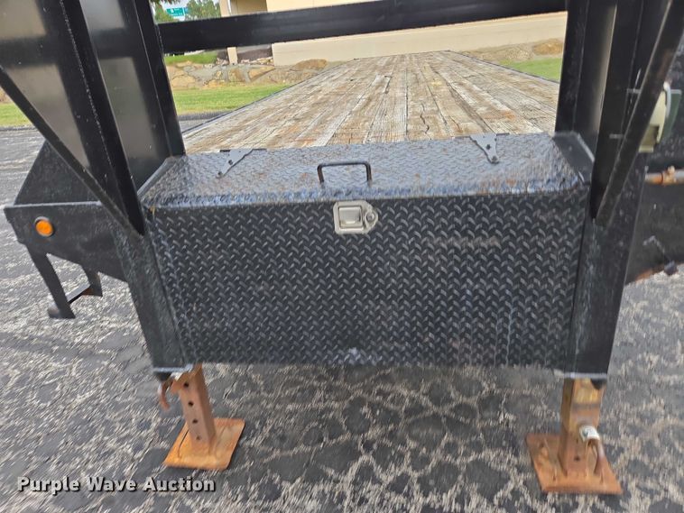 image for item EV5431 2013 Maxey flatbed trailer