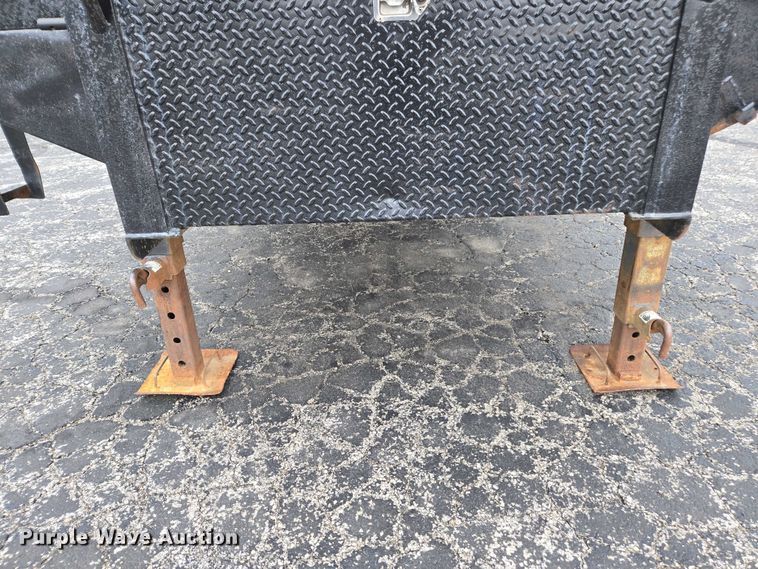 image for item EV5431 2013 Maxey flatbed trailer