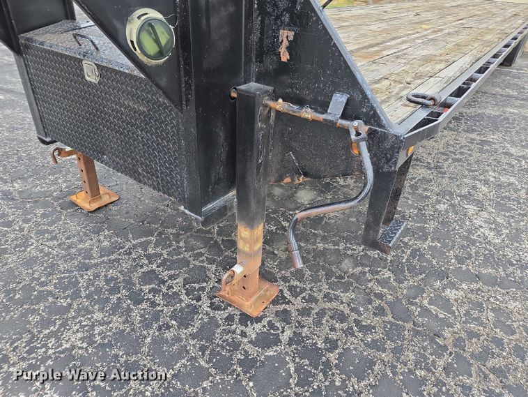 image for item EV5431 2013 Maxey flatbed trailer