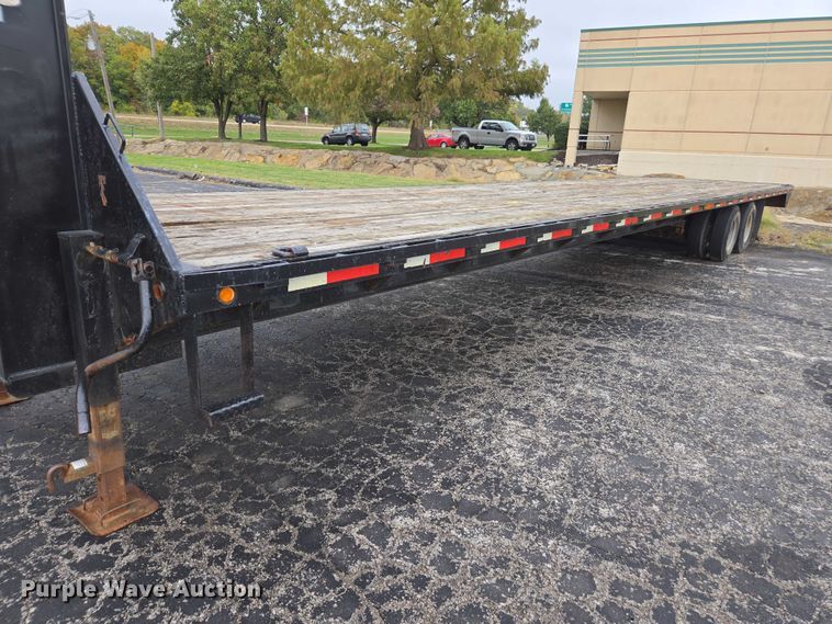 image for item EV5431 2013 Maxey flatbed trailer