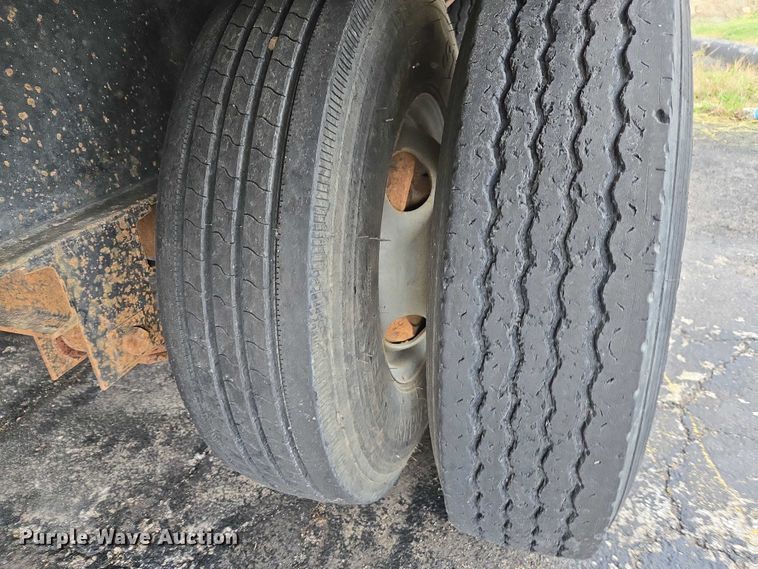 image for item EV5431 2013 Maxey flatbed trailer