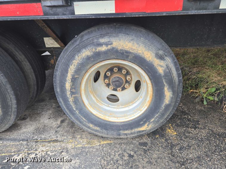 image for item EV5431 2013 Maxey flatbed trailer