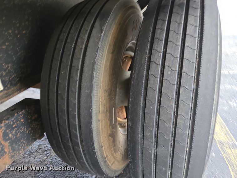 image for item EV5431 2013 Maxey flatbed trailer