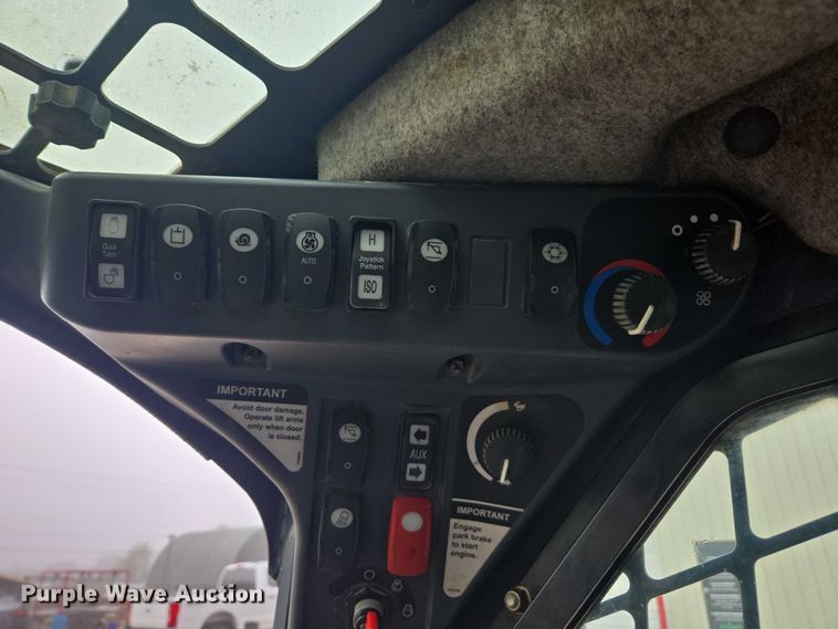 image for item EV5453 2012 John Deere 333D tracked skid steer loader