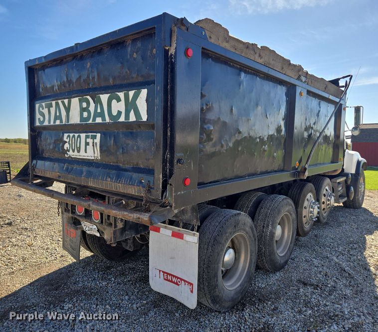 image for item EV5473 2005 Mack CV dump truck