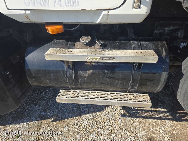 image for item EV5473 2005 Mack CV dump truck