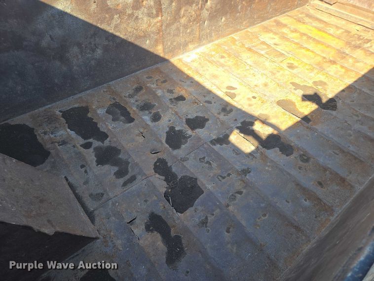 image for item EV5473 2005 Mack CV dump truck