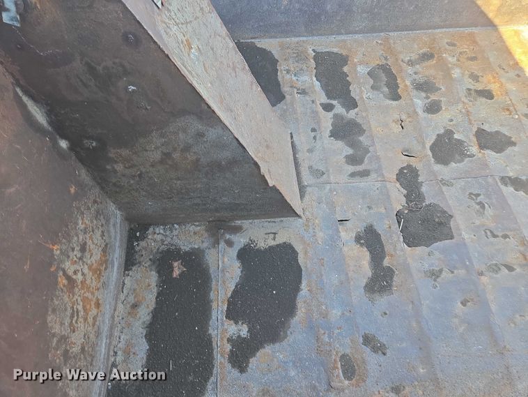 image for item EV5473 2005 Mack CV dump truck