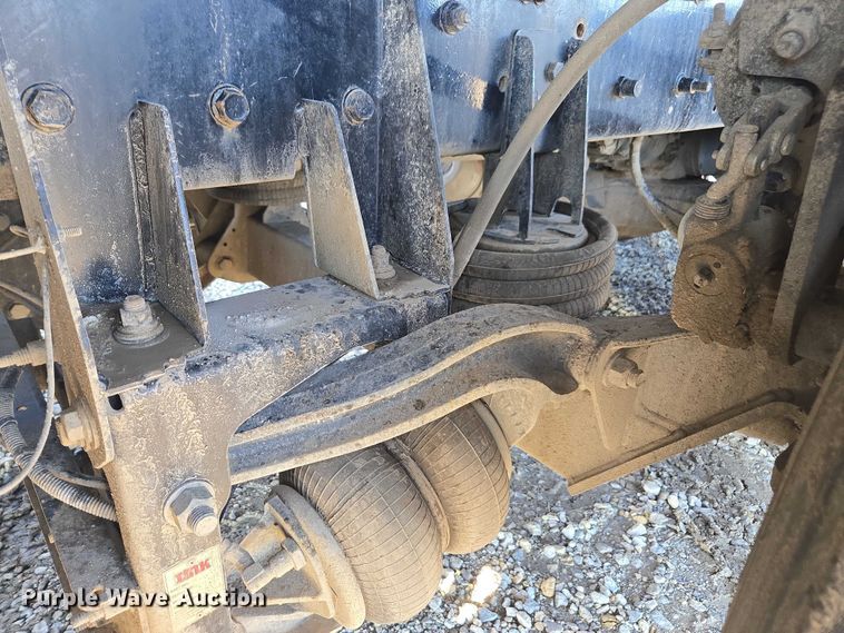 image for item EV5473 2005 Mack CV dump truck