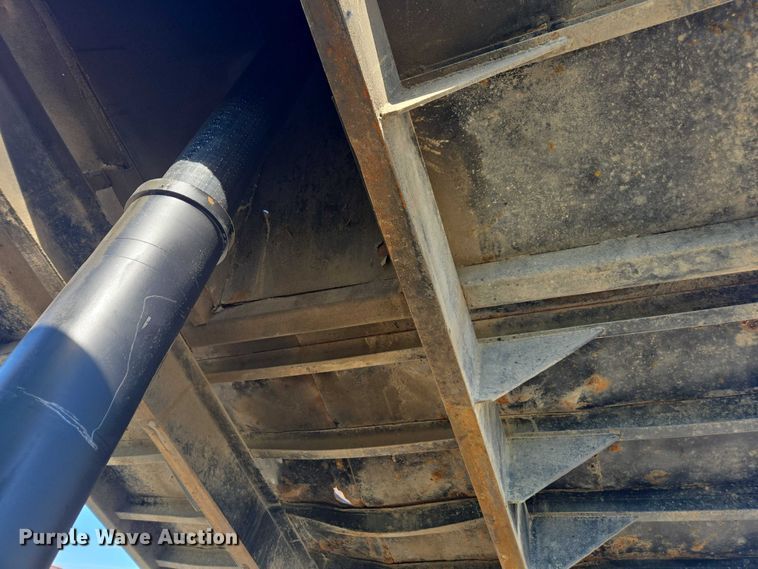 image for item EV5473 2005 Mack CV dump truck