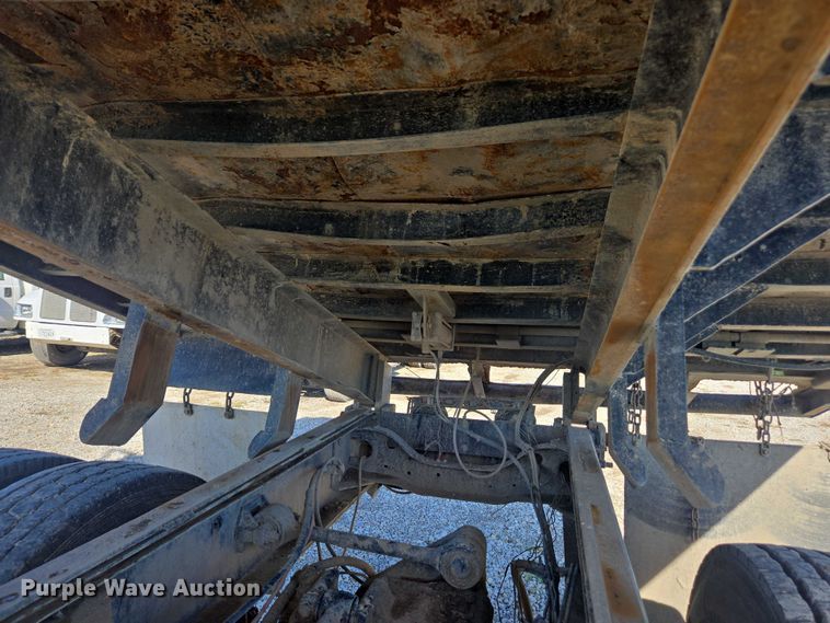 image for item EV5473 2005 Mack CV dump truck