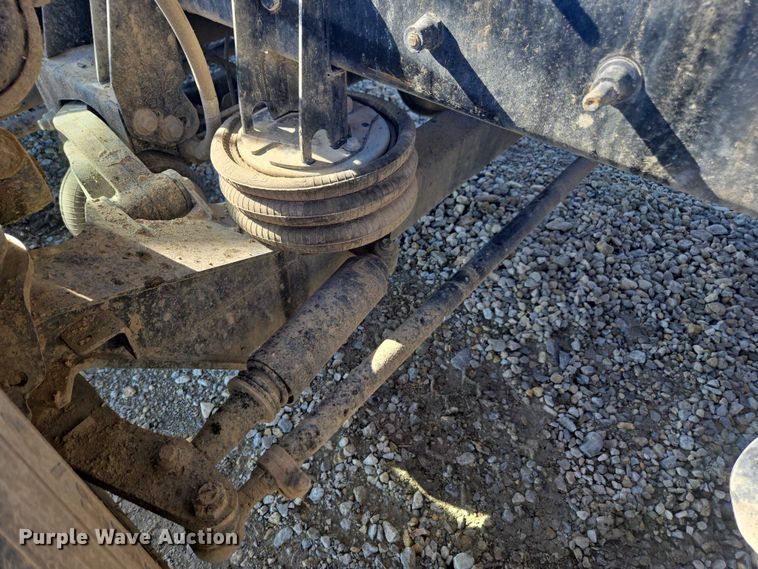 image for item EV5473 2005 Mack CV dump truck