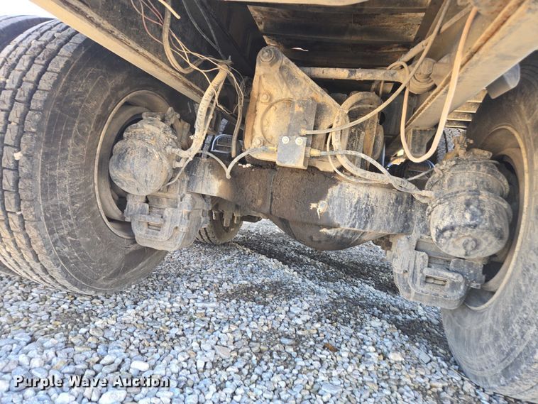 image for item EV5473 2005 Mack CV dump truck