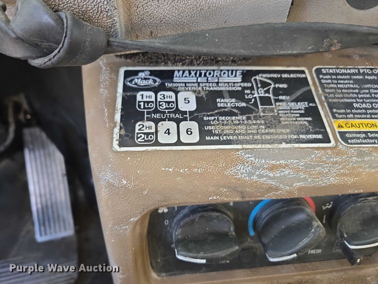 image for item EV5473 2005 Mack CV dump truck