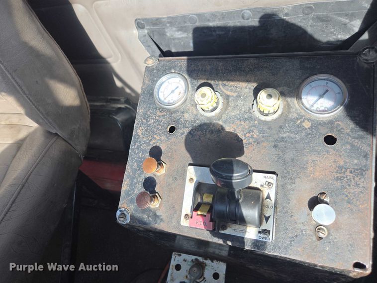 image for item EV5473 2005 Mack CV dump truck