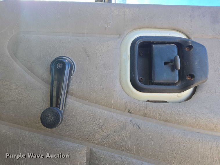 image for item EV5473 2005 Mack CV dump truck