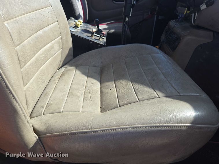 image for item EV5473 2005 Mack CV dump truck