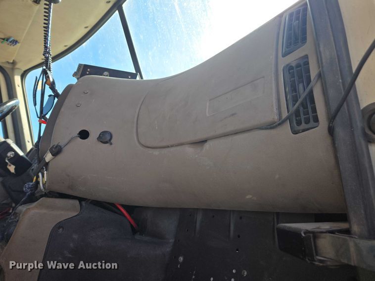 image for item EV5473 2005 Mack CV dump truck