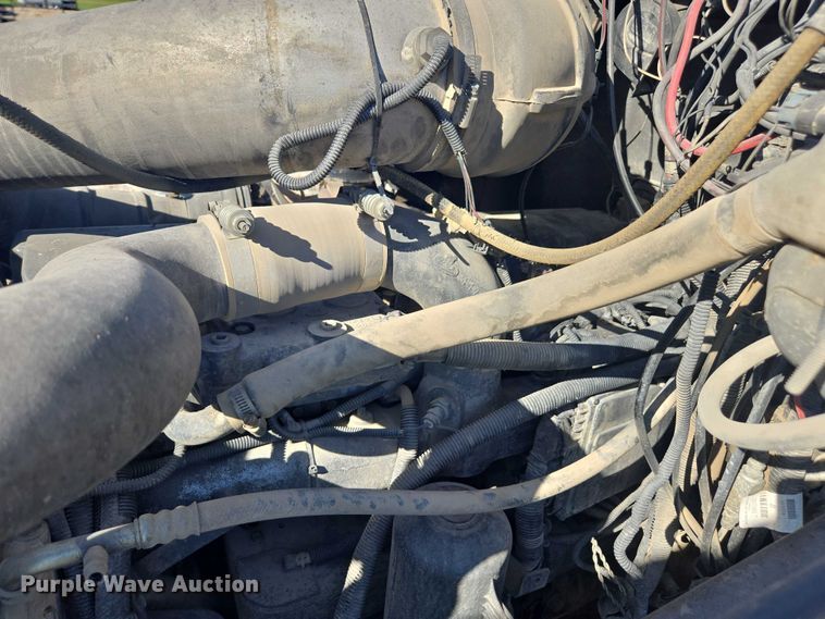 image for item EV5473 2005 Mack CV dump truck