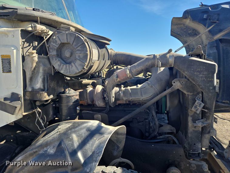 image for item EV5473 2005 Mack CV dump truck