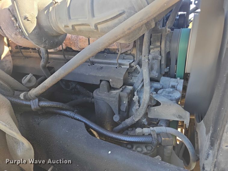 image for item EV5473 2005 Mack CV dump truck