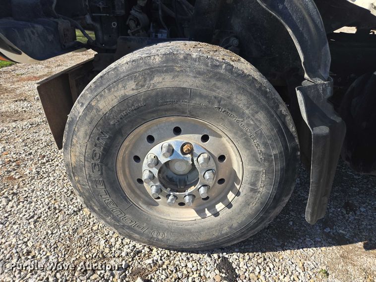 image for item EV5473 2005 Mack CV dump truck