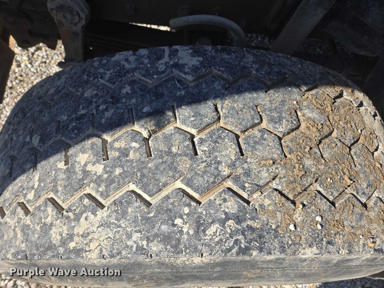 image for item EV5473 2005 Mack CV dump truck