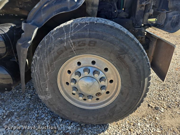 image for item EV5473 2005 Mack CV dump truck