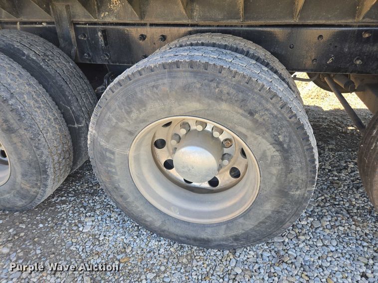 image for item EV5473 2005 Mack CV dump truck