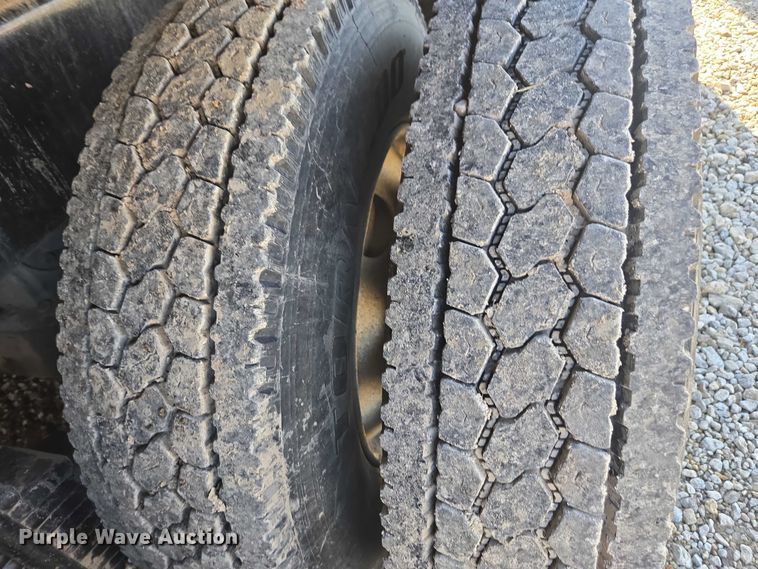 image for item EV5473 2005 Mack CV dump truck