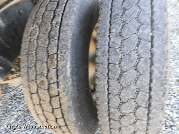 image for item EV5473 2005 Mack CV dump truck