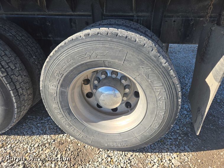 image for item EV5473 2005 Mack CV dump truck