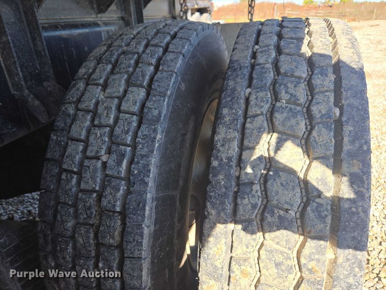 image for item EV5473 2005 Mack CV dump truck