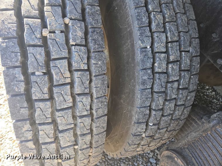 image for item EV5473 2005 Mack CV dump truck