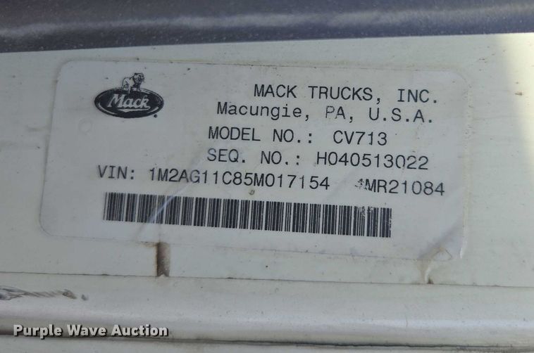 image for item EV5473 2005 Mack CV dump truck