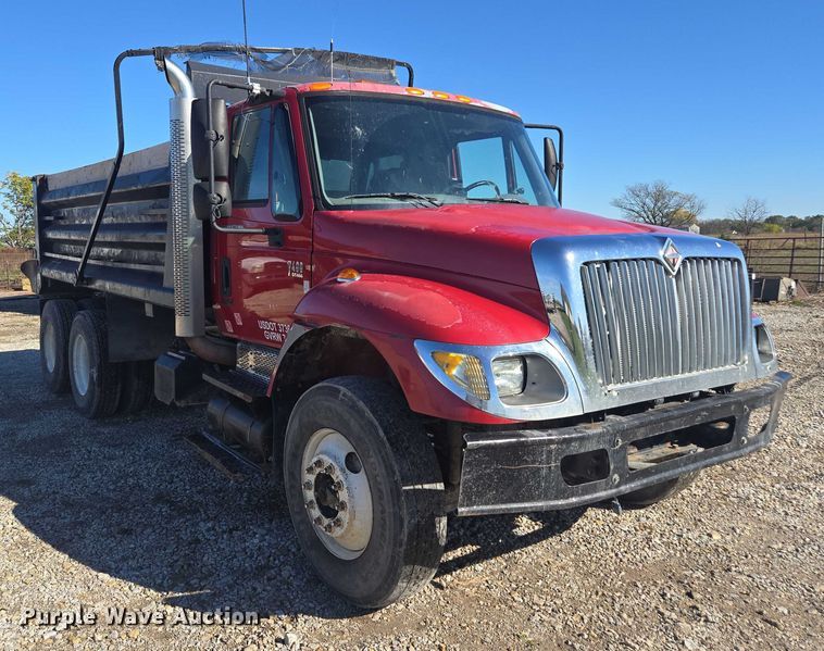 image for item EV5474 2006 International 7400 dump truck