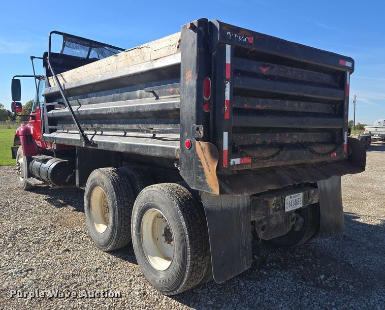 image for item EV5474 2006 International 7400 dump truck